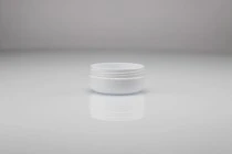 Vasetto di plastica bianco da 50 ml con inserto interno