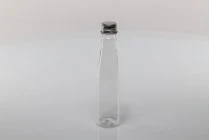 Μπουκαλάκι πλαστικό διάφανο 100 ml με ασημί αλουμινένιο καπάκι και εσωτερικό liner Μπουκαλάκι πλαστικό διάφανο 100 ml με ασημί αλουμινένιο καπάκι και εσωτερικό liner