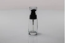 Γυάλινο μπουκάλι για κρέμα στρόγγυλο 30 ml με πλαστική αντλία κόκκινη ή μαύρη και διάφανο καπάκι Γυάλινο μπουκάλι για κρέμα στρόγγυλο 30 ml με πλαστική αντλία κόκκινη ή μαύρη και διάφανο καπάκι
