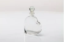 55ml heart shaped glass bottle with glass stopper 55ml heart shaped glass bottle with glass stopper
