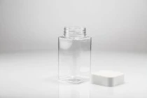 Βάζο για άλατα 520 ml, τετράγωνο, διάφανο, πλαστικό (PET) με άσπρο καπάκι και υψίσυχνο παρέμβυσμα