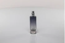 Flacon rond de 30 ml en verre de différentes couleurs avec bouchon et vaporisateur argenté