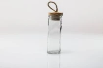 Βάζο 120 ml γυάλινο στρογγυλό 130x45 mm με ξύλινο καπάκι και κορδόνι Βάζο 120 ml γυάλινο στρογγυλό 130x45 mm με ξύλινο καπάκι και κορδόνι