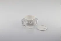 Βαζάκι 50 ml ακρυλικό, διάφανο με λευκό καπάκι και πλαστικό παρέμβυσμα Βαζάκι 50 ml ακρυλικό, διάφανο με λευκό καπάκι και πλαστικό παρέμβυσμα