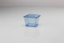 Κυπελλάκι (μπολ) για γλυκά βάπτισης 70 ml πλαστικό 4πλευρο με καπάκι - 100 τμχ Κυπελλάκι (μπολ) για γλυκά βάπτισης 70 ml πλαστικό 4πλευρο με καπάκι - 100 τμχ