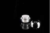Βαζάκι πολυτελείας 5 ml στρογγυλό, ακρυλικό με εσωτερικό παρέμβυσμα στο καπάκι και πλαστικό στο βάζο - 12 τμχ Βαζάκι πολυτελείας 5 ml στρογγυλό, ακρυλικό με εσωτερικό παρέμβυσμα στο καπάκι και πλαστικό στο βάζο - 12 τμχ
