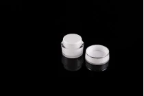Βαζάκι πολυτελείας 5 ml στρογγυλό, ακρυλικό με εσωτερικό παρέμβυσμα στο καπάκι και πλαστικό στο βάζο - 10 τμχ