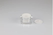 Βάζο πολυτελείας τετράγωνο για κρέμα 30 ml, ακρυλικό με λευκό καπάκι, με εσωτερικό παρέμβυσμα στο καπάκι και πλαστικό στο βάζο