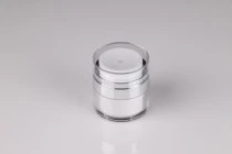 Βαζάκι airless ακρυλικό 15 ml με διάφανο καπάκι Βαζάκι airless ακρυλικό 15 ml με διάφανο καπάκι